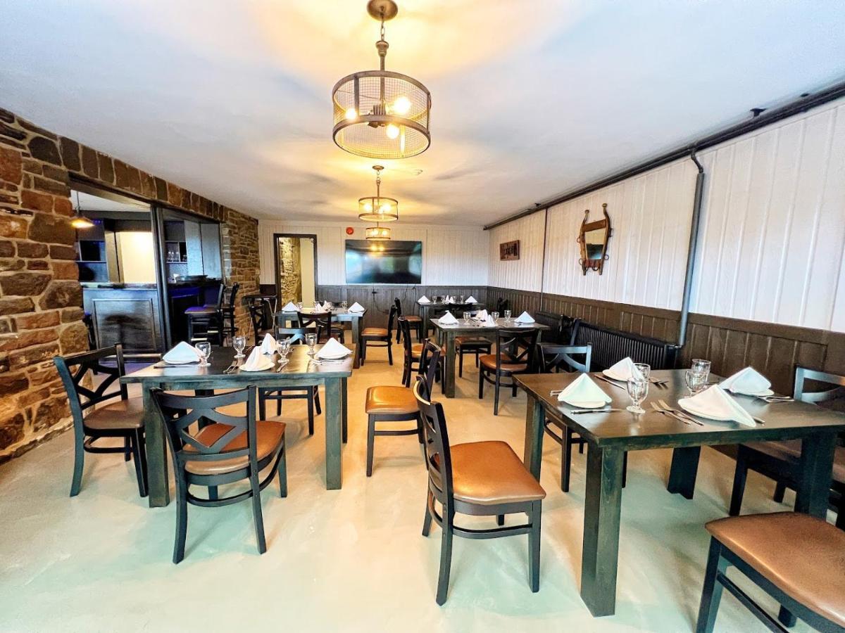 Inn At The Falls Bracebridge Bagian luar foto