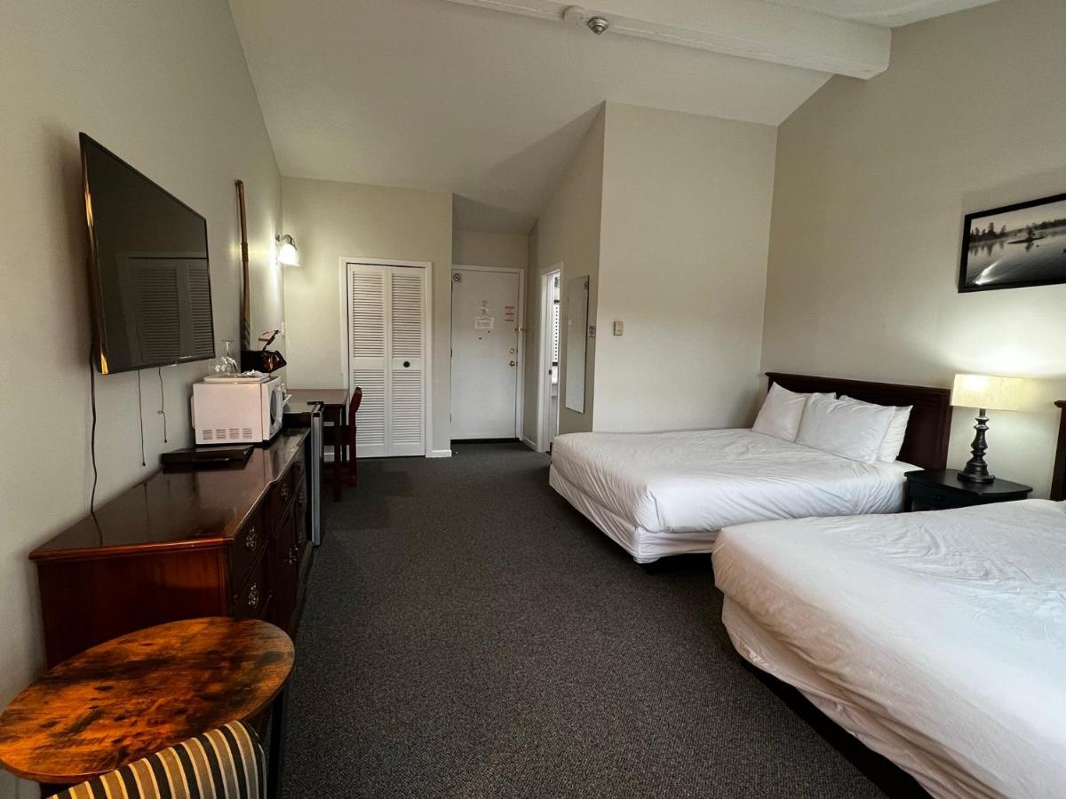 Inn At The Falls Bracebridge Bagian luar foto