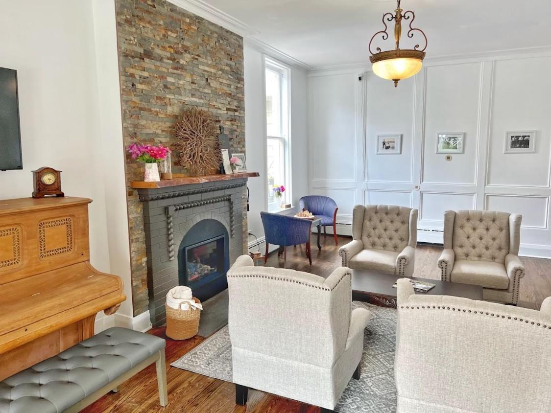 Inn At The Falls Bracebridge Bagian luar foto